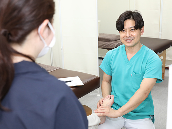 足の裏を整える施術